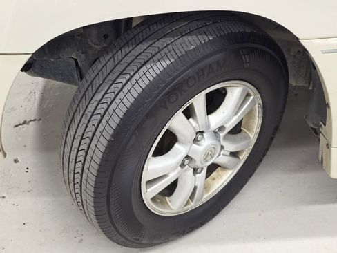 Used 2004 Lexus LX 470 4WD image 40