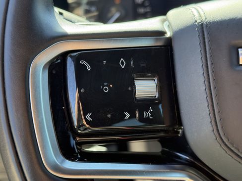 Used 2022 Land Rover Range Rover Velar R-Dynamic S image 16