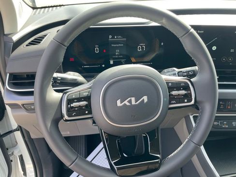 New 2026 Kia Carnival LXS image 13