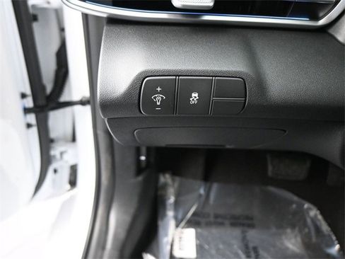 New 2026 Hyundai Elantra Limited image 17