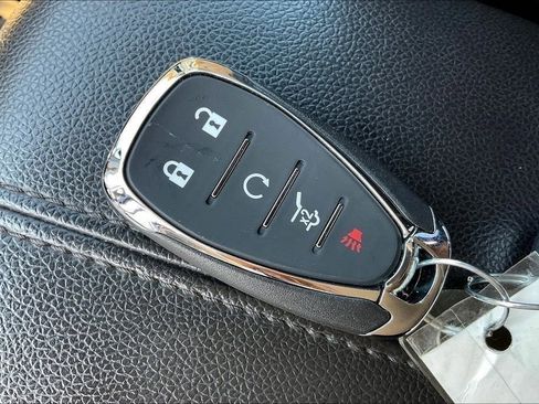 Used 2023 Chevrolet Equinox Premier image 34