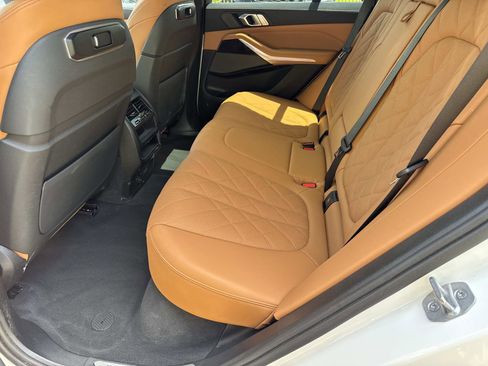 Used 2025 BMW X5 sDrive40i w/ M Sport Package RWD image 15