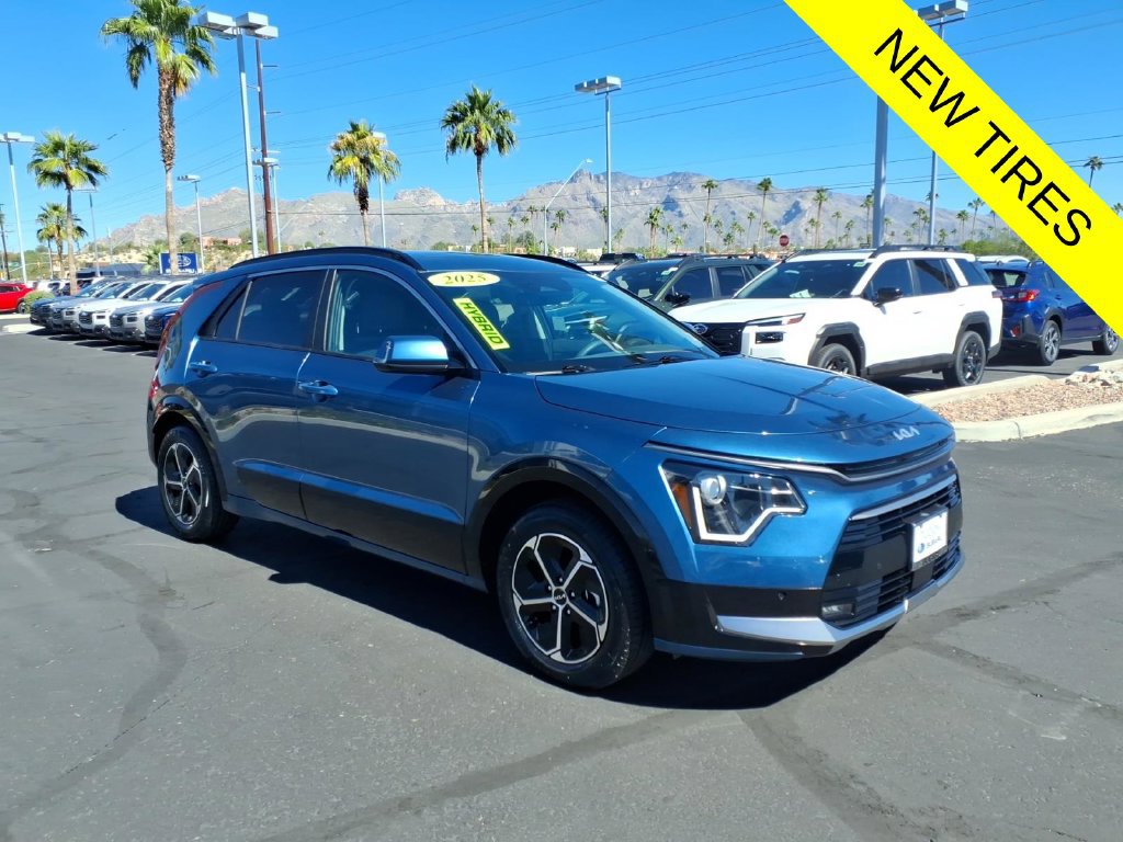 Used 2025 Kia Niro FWD image 1