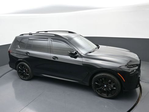 Used 2025 BMW X7 M60i AWD/4WD image 32