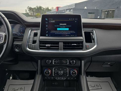 Used 2023 Chevrolet Suburban Premier image 25