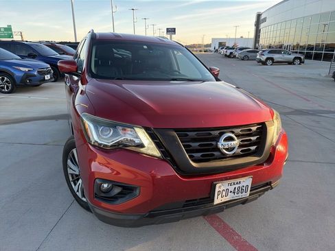 Used 2017 Nissan Pathfinder SL image 2