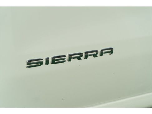 Used 2025 GMC Sierra 1500 SLT AWD/4WD image 26