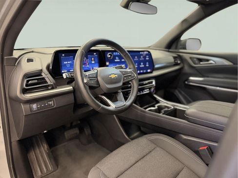 Used 2025 Chevrolet Traverse LT w/ Sun and Wheel Package AWD/4WD image 22