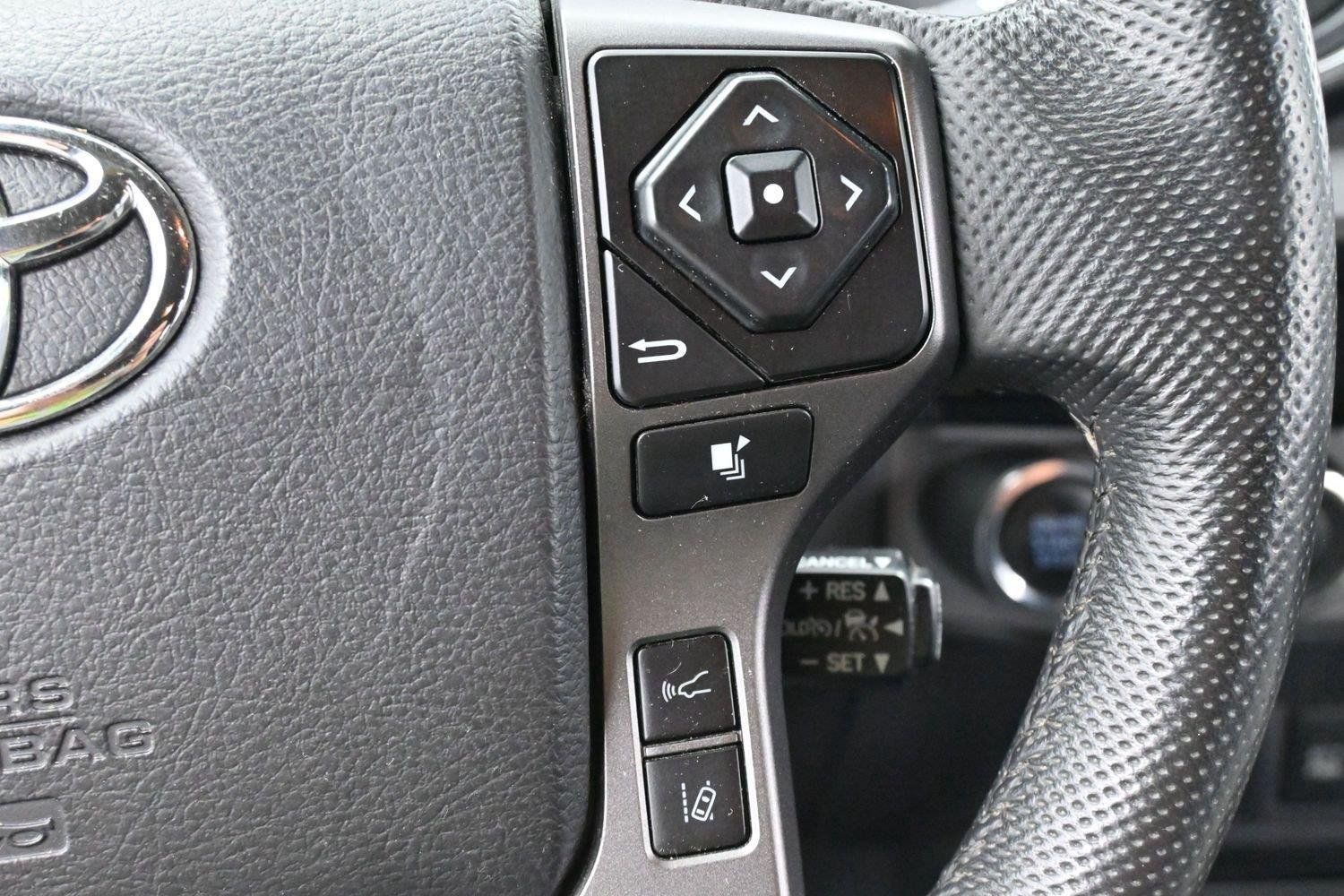 Used 2021 Toyota Tacoma TRD Off-Road w/ Technology Package AWD/4WD image 18