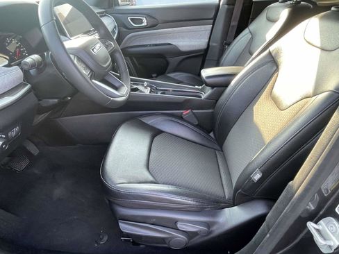 Certified 2024 Jeep Compass Latitude image 10