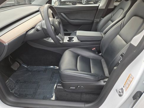 Used 2022 Tesla Model Y Long Range image 22