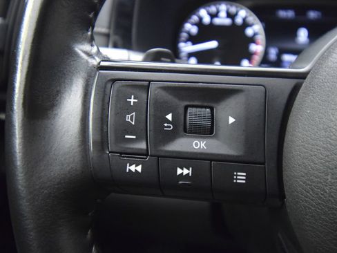 Used 2025 Nissan Pathfinder SV AWD/4WD image 36