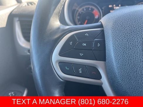 Used 2017 Jeep Cherokee Latitude w/ Cold Weather Group AWD/4WD image 23
