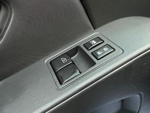 Certified 2023 Nissan Frontier S image 19