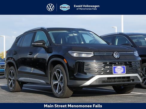 New 2025 Volkswagen Tiguan SE image 1