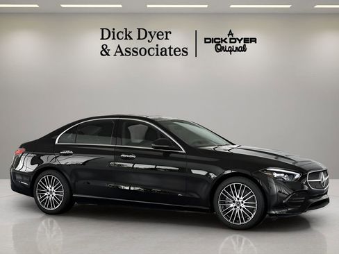 Used 2025 Mercedes-Benz C 300 Sedan image 2