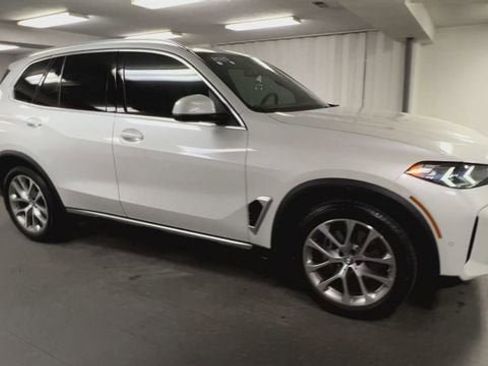 Used 2025 BMW X5 xDrive40i w/ Premium Package AWD/4WD image 2