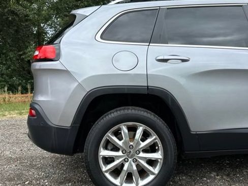 Used 2014 Jeep Cherokee Limited w/ Technology Group FWD image 34