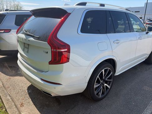 Used 2018 Volvo XC90 T6 Momentum w/ Convenience Package AWD/4WD image 8