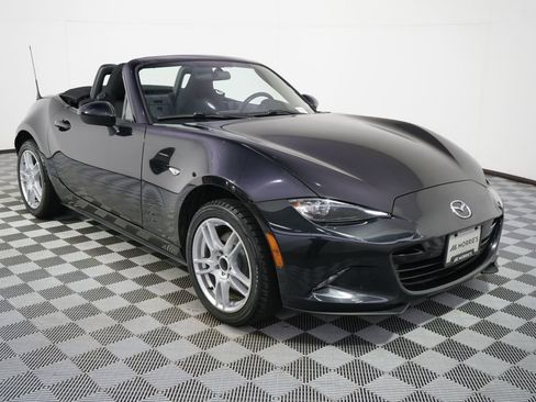 Used 2017 MAZDA MX-5 Miata Sport RWD image 14