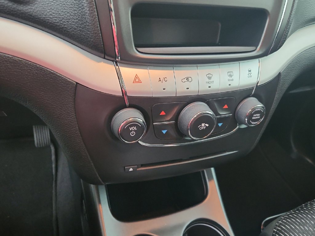 Used 2020 Dodge Journey SE w/ Blacktop Package FWD image 29