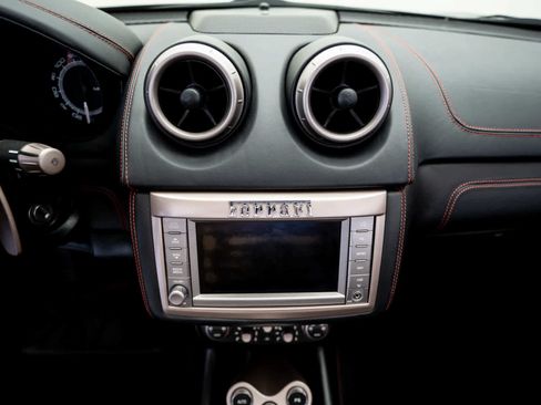 Used 2014 Ferrari California RWD image 23