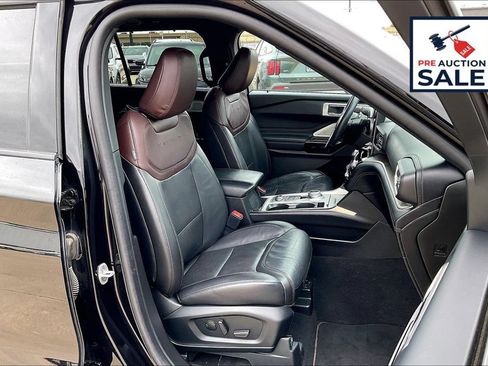 Used 2023 Ford Explorer Platinum w/ Technology Package AWD/4WD image 7