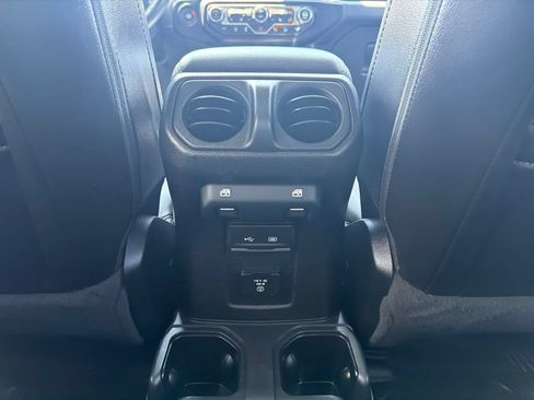 Used 2020 Jeep Wrangler Unlimited Sahara AWD/4WD image 19