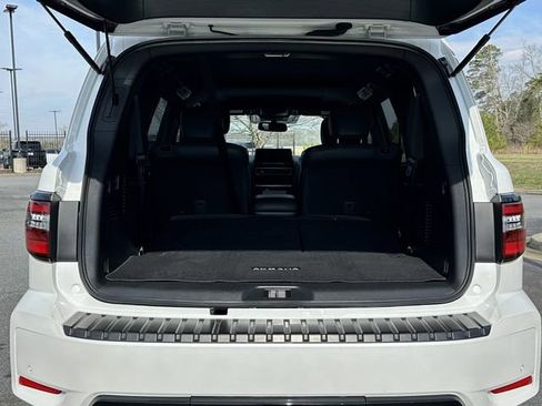 Used 2024 Nissan Armada SL w/ Midnight Edition Package image 19