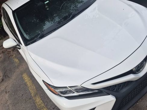 Used 2019 Toyota Camry SE FWD image 12