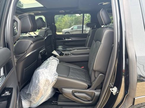 New 2026 Jeep Grand Wagoneer Summit AWD/4WD image 24