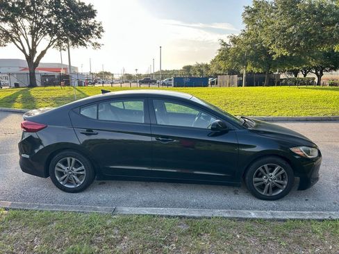 Used 2017 Hyundai Elantra SE FWD image 7