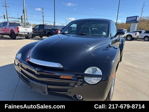 Used 2005 Chevrolet SSR w/ Preferred Equipment Group image 31