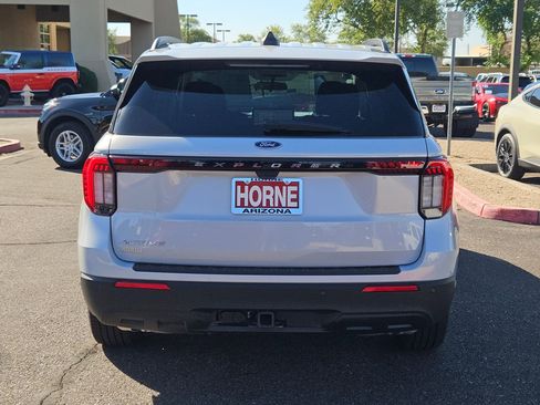 New 2025 Ford Explorer Active image 3