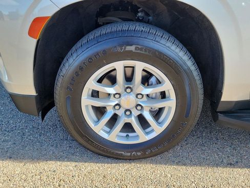 Used 2023 Chevrolet Suburban LT image 32