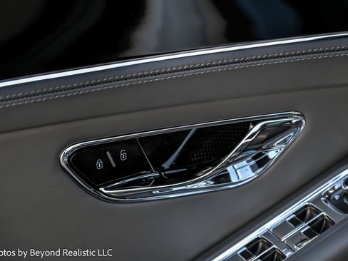 Used 2025 Bentley Continental GT image 22