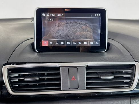 Used 2016 MAZDA MAZDA3 i Grand Touring image 17