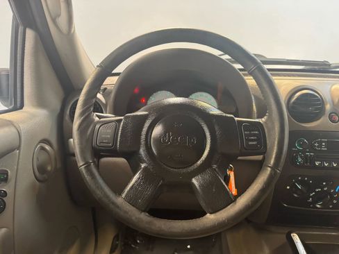 Used 2003 Jeep Liberty Renegade AWD/4WD image 11