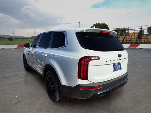 Used 2020 Kia Telluride LX FWD image 4
