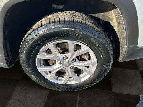 Used 2021 Jeep Grand Cherokee L Limited image 11