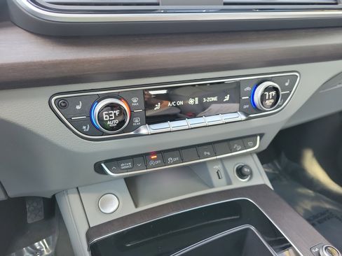 Certified 2025 Audi Q5 2.0T Premium Plus image 25