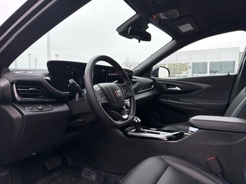 Used 2024 Buick Envista Sport Touring image 16
