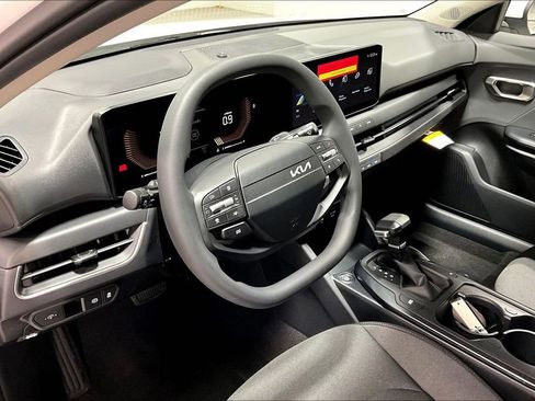 New 2025 Kia K4 LXS image 28