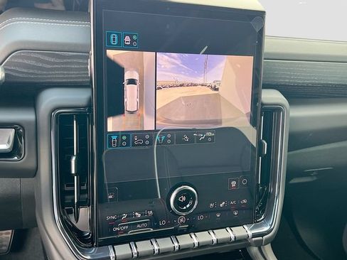 New 2026 GMC Yukon XL AT4 Ultimate AWD/4WD image 9