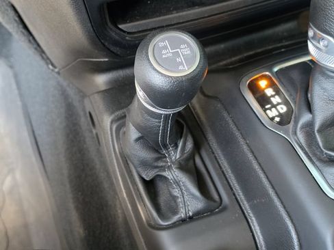 Used 2024 Jeep Wrangler Unlimited Sahara AWD/4WD image 31