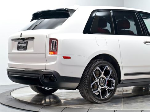 Used 2021 Rolls-Royce Cullinan Black Badge AWD/4WD image 16