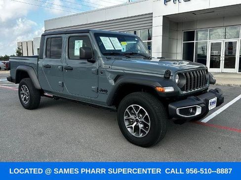 Used 2025 Jeep Gladiator Sport AWD/4WD image 3
