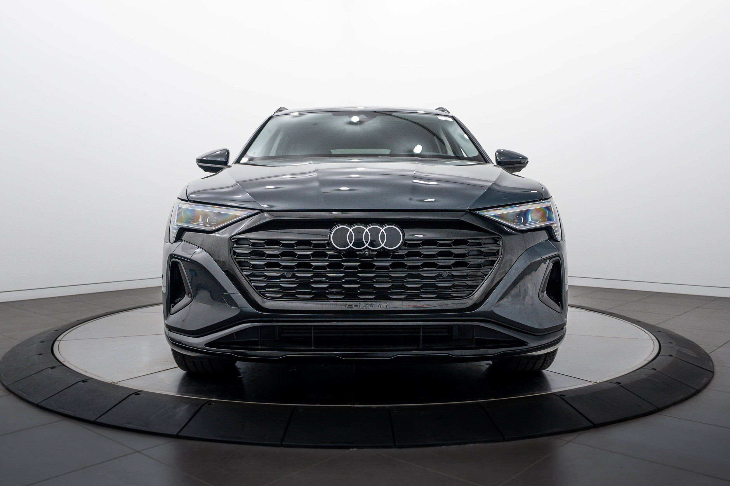 Certified 2024 Audi Q8 e-tron Prestige w/ Prestige Package AWD/4WD image 26