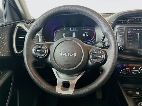 Used 2025 Kia Soul LX w/ LX Technology Package image 18