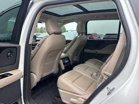 Used 2023 Lincoln Aviator Reserve w/ Equipment Group 201A RWD image 5